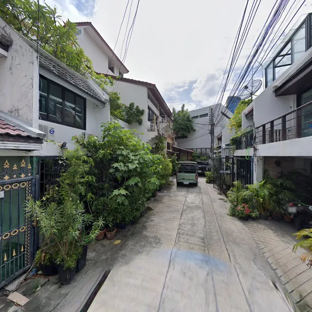 HAUS 924 - Design Holiday Home in Ekkamai, Bangkok