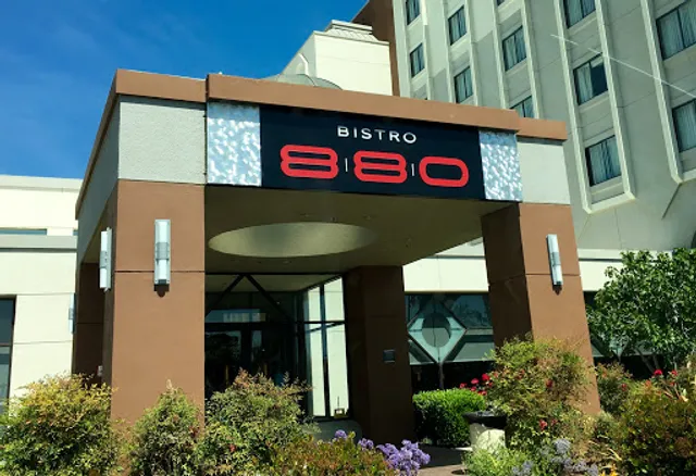 Bistro 880 & Bar