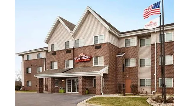 Hawthorn Extended Stay by Wyndham Milwaukee Airport
