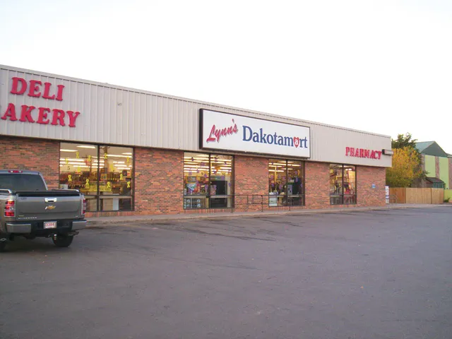 Lynn's Dakotamart
