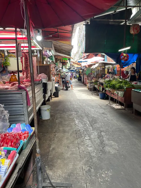 Saeng Thip Market
