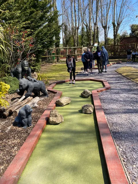 Cinderella Crazy Golf & Football Golf