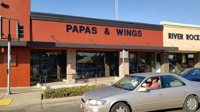 Papas & Wings