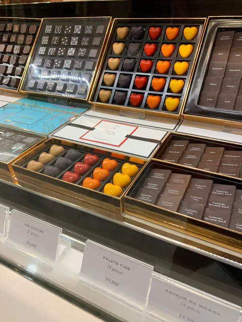 PIERRE MARCOLINI Paris Seine Store