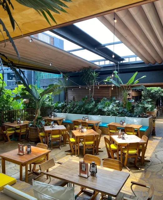 La Deriva Rooftop Bar