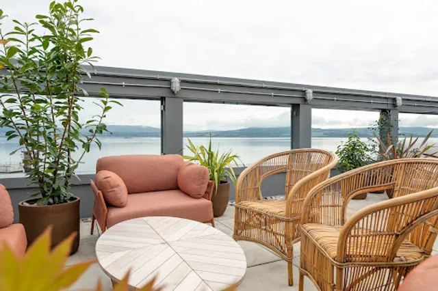 Scotts Bar & Restaurant