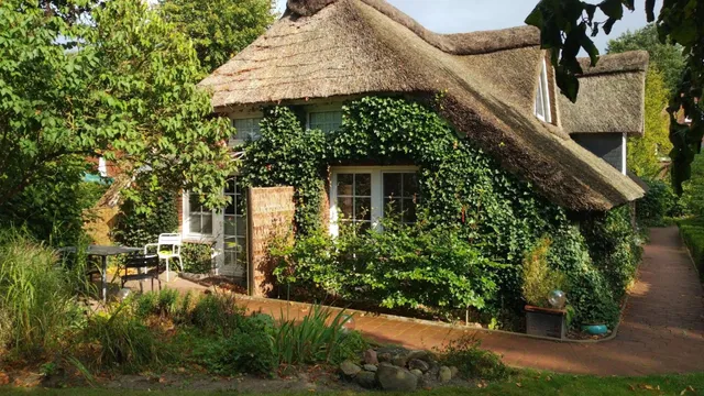 Achtteihn Fresenhuus & Reethuus