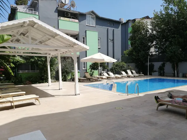 Anita Kemer Noch Hotel