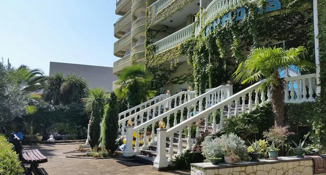 The hotel "Paradise"