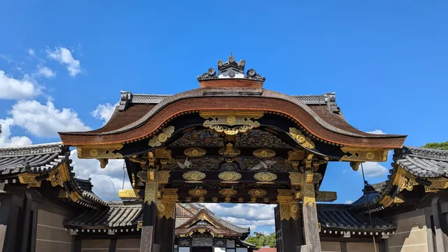 Higashi Ote-mon (Grand East Gate)