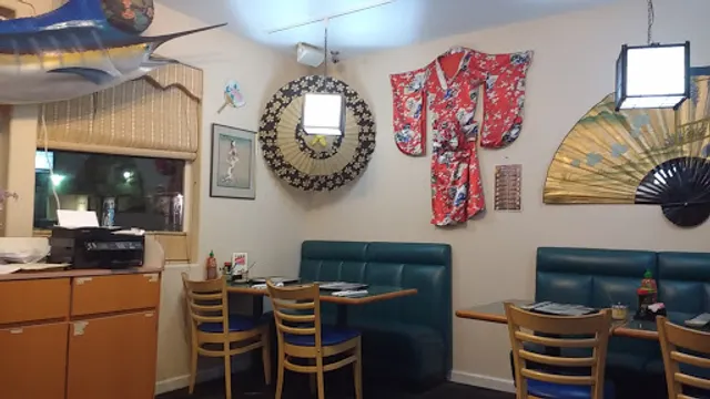 Momiji Sushi Restaurant - North Bend