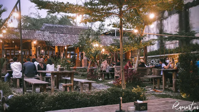 The Waroeng of Raminten