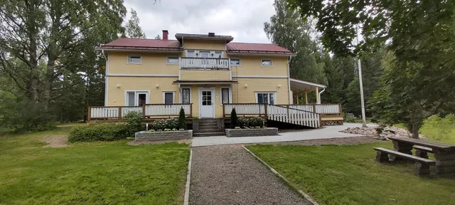 Maatilamatkailu Tuhannen Tarinan Talo Oy