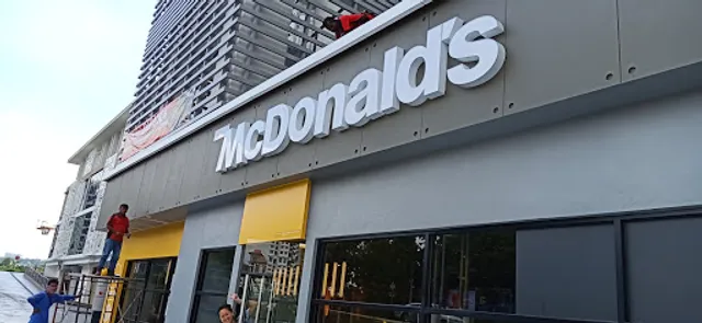 McDonald's Shaftsbury DT