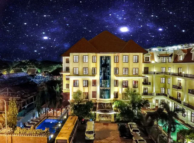 Royal Crown Hotel and Spa