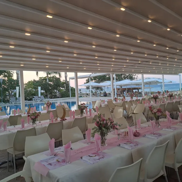 Polyxenia Isaak Restaurant