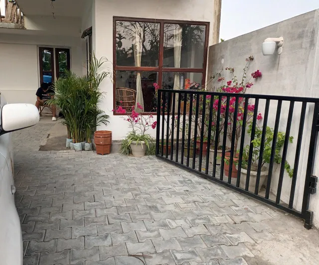 Govardhan Home Stay ( Munna )