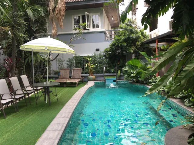 Serene Bangkok Bed & Breakfast