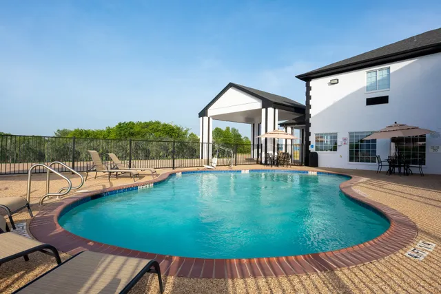 Atria Hotel and RV McGregor