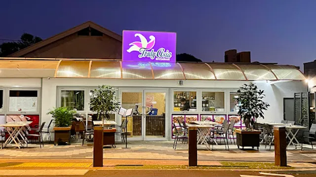 Little Singapore kitchen