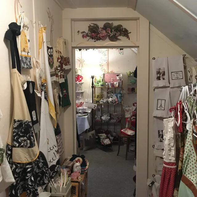 Julian Tea & Cottage Arts