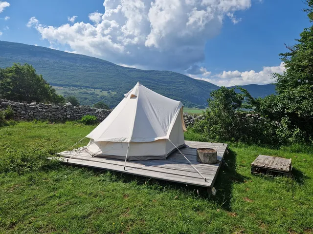 Ranch Pow Grayon:Gîte insolite, d'étape, Équitation western Relais motos/cavaliers , table d'hôte,Vercors ISÈRE DRÔME