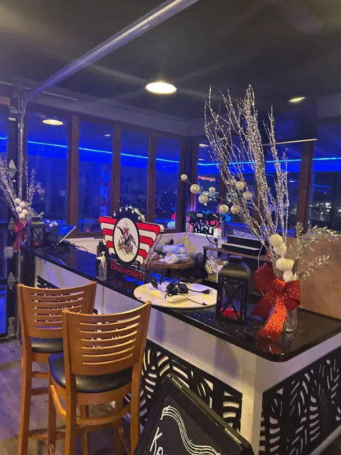 Damn Good Bar & Grill