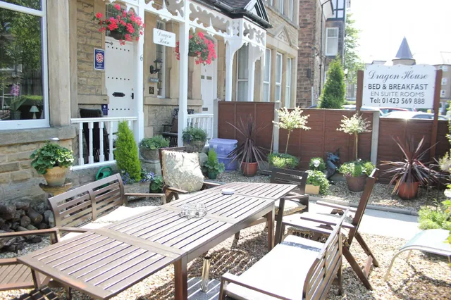 Dragon House - Guest House