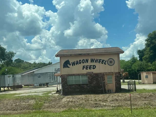 Wagon Wheel Feed & Hardware