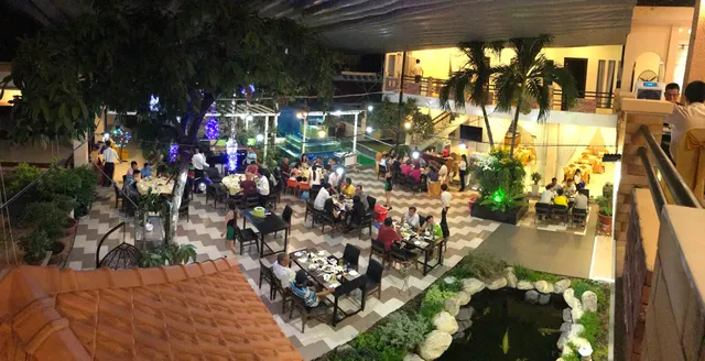 Nhà Hàng Hương Huyền Xả Gió