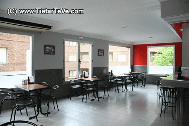 Bar Hamburguesería Tenaguillo