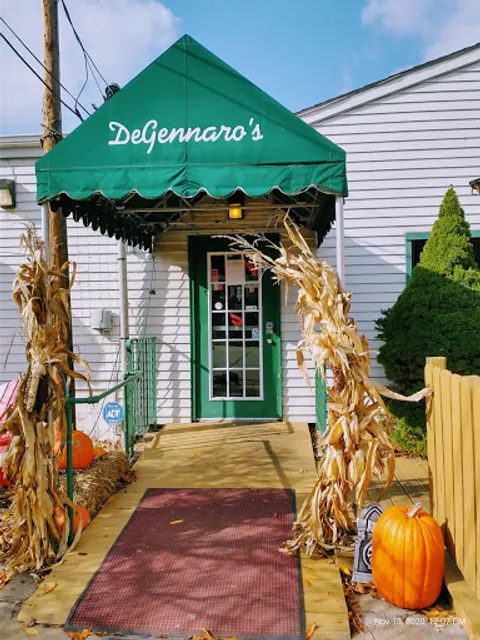 DeGennaro's Restaurant & Lounge
