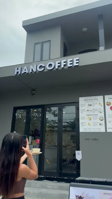 HAN COFFEE - workspace, protein shake, wellness shot