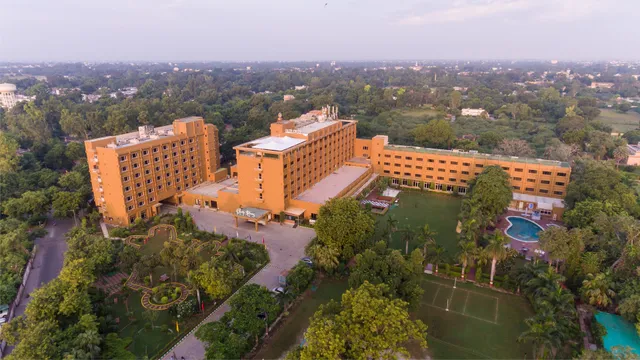 Hotel Clarks Shiraz, Agra