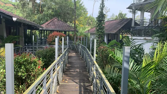 B'camp Resorts & Homestays