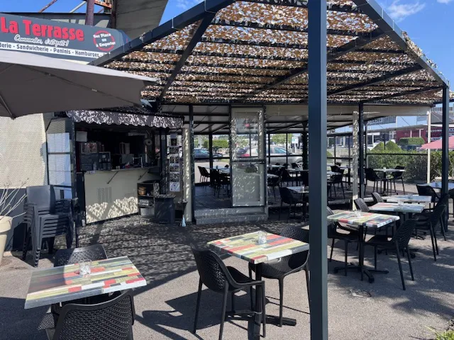LA TERRASSE