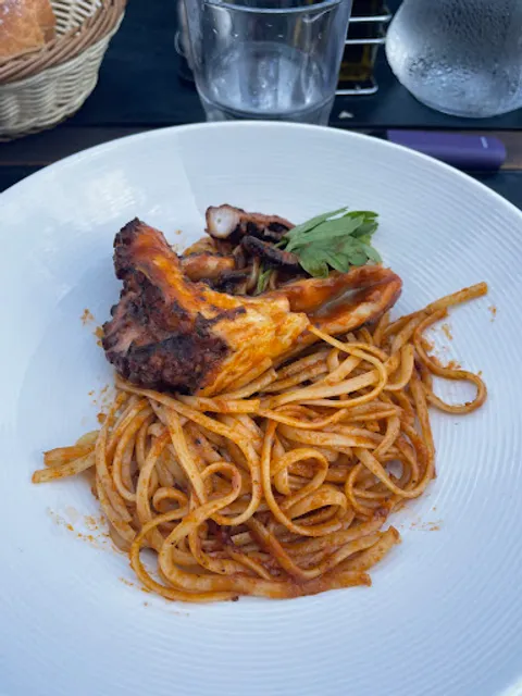 Restaurant côté boulevard