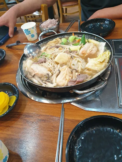 세자매김치손만두