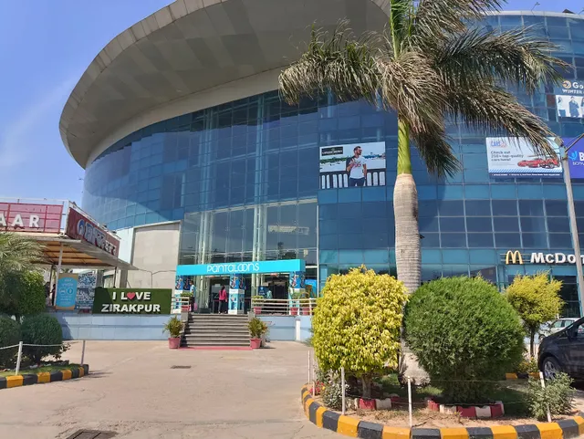 Paras Down Town Square Mall