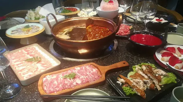 Huangmen Laozao Hot Pot