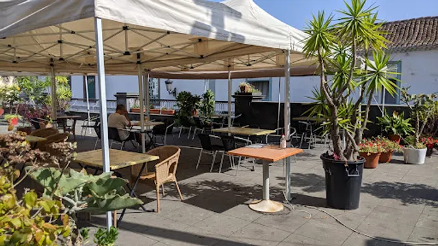 Rincon del Enano by Chalana