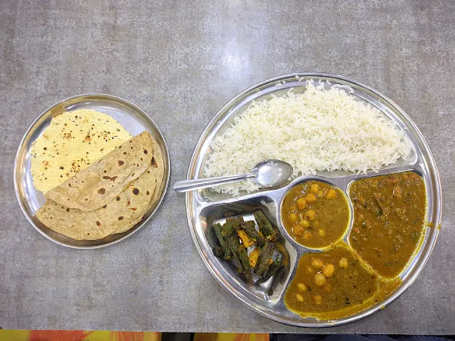 Vaishnu Hotel(Ulhasnagar station)