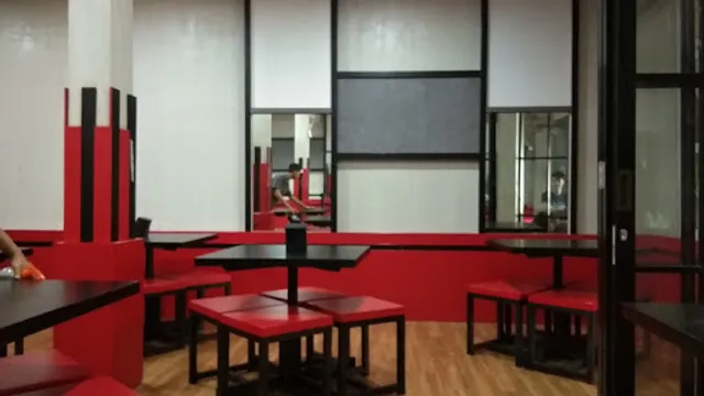 De Bronx 'Mie Yabi Hot'