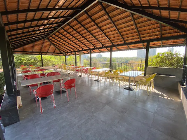 MangoVille Misal & Benne Dosa