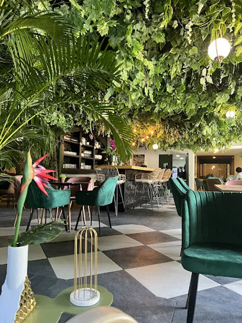 Silvestre Café & Bistro