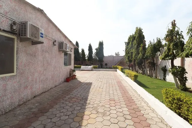 Collection O 27042 Hotel Red Chilli