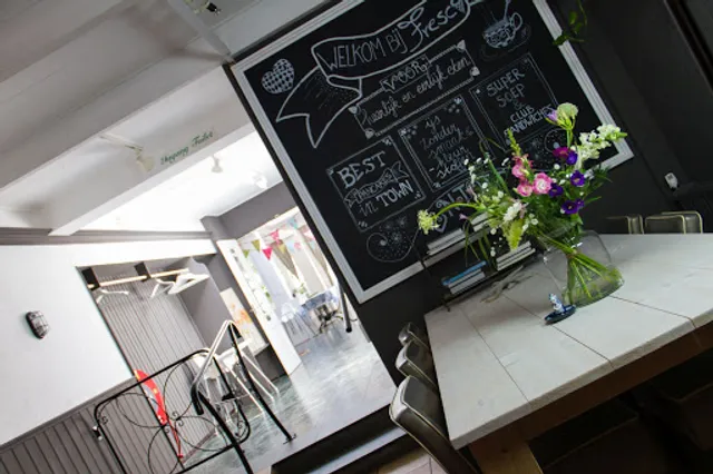 Cafetaria en IJssalon Fresco