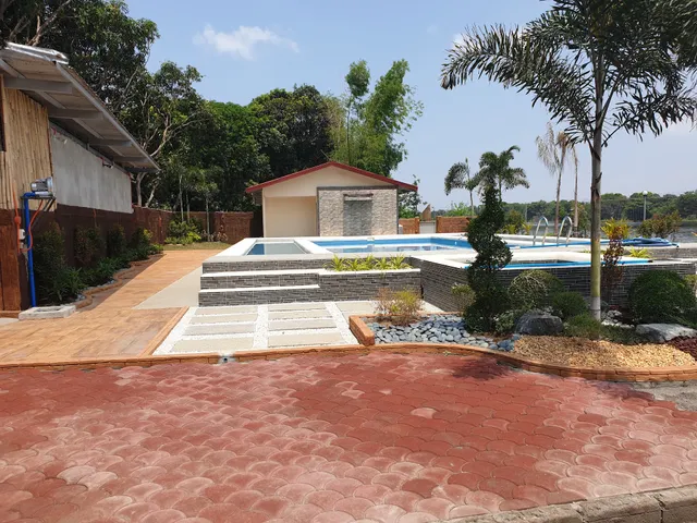 La Riviere (tabing ilog) Resort