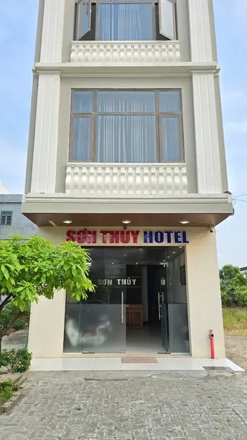 Khách sạn Sơn Thủy