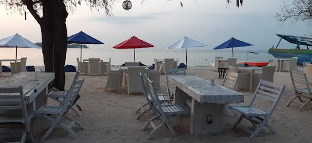 Gili Beach Bar and Bungalow